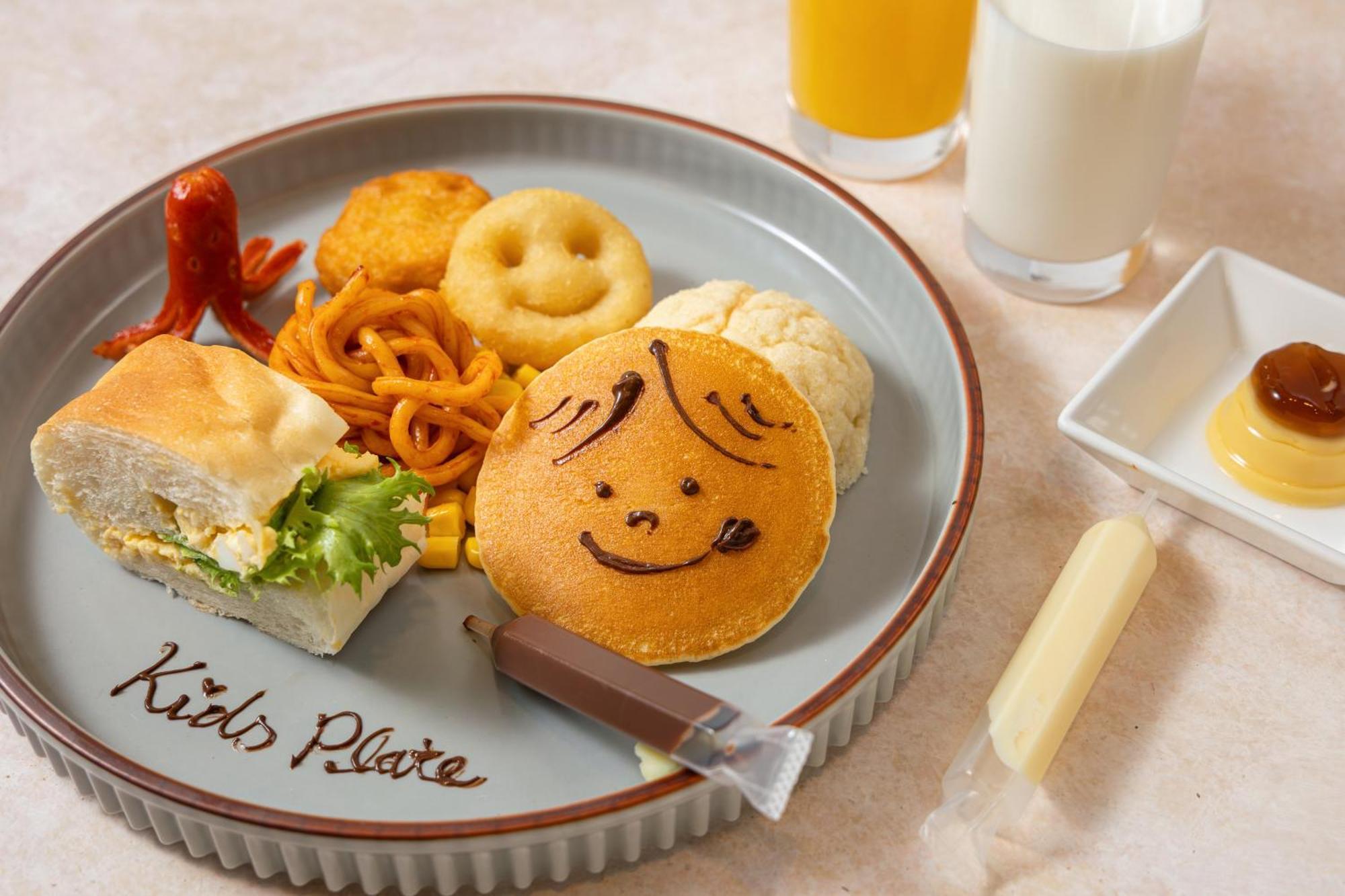 Hotel Okura Tokyo Bay Urayasu Eksteriør bilde A meal at the Cat Cafe
