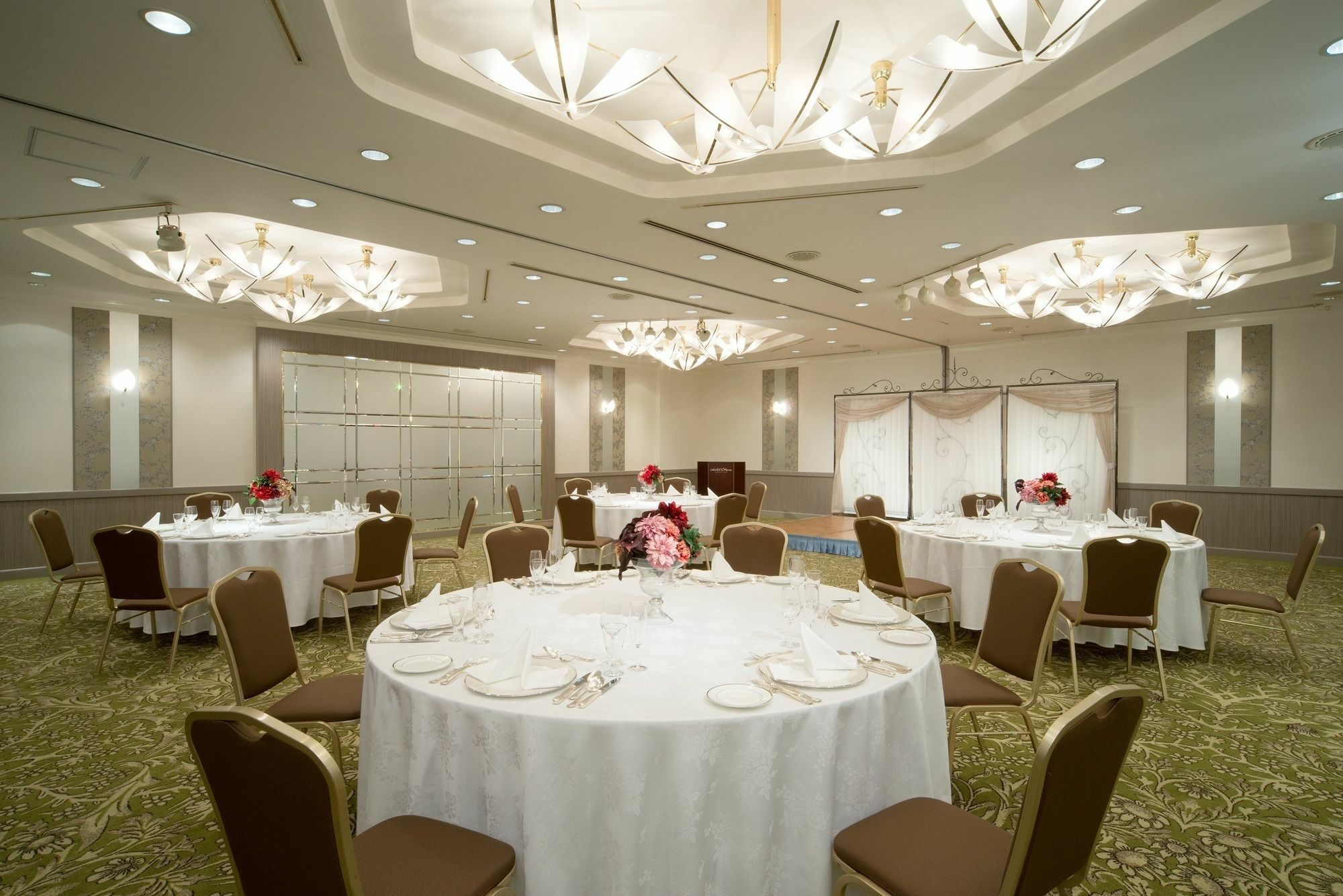 Hotel Okura Tokyo Bay Urayasu Eksteriør bilde A banquet hall